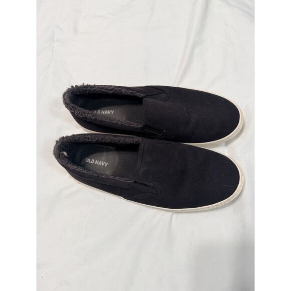 Old navy slip on black sneakers - Unisex Size 8 with fur lining - Picture 4 of 6